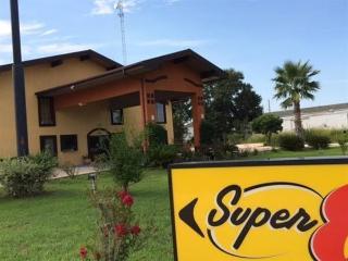 Super 8 By Wyndham Kinder La Екстер'єр фото